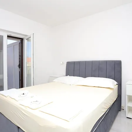 6773a Apartment *